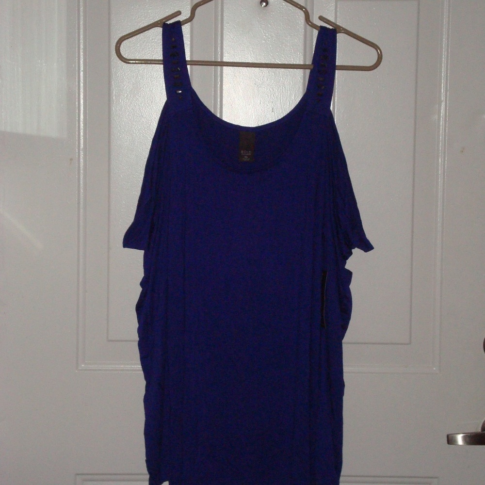 NWT!! VIOLET COLD SHOULDER BLOUSE